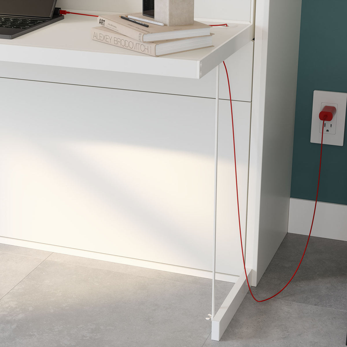 White Murphy Bed with desk Lit escamotable avec un bureau Space saving furniture